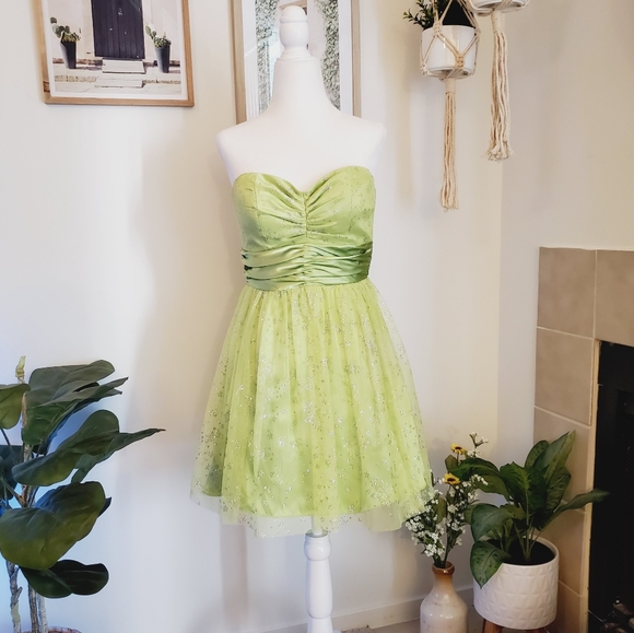 MXI Lime Green Formal Dress Size 7 - Picture 1 of 9